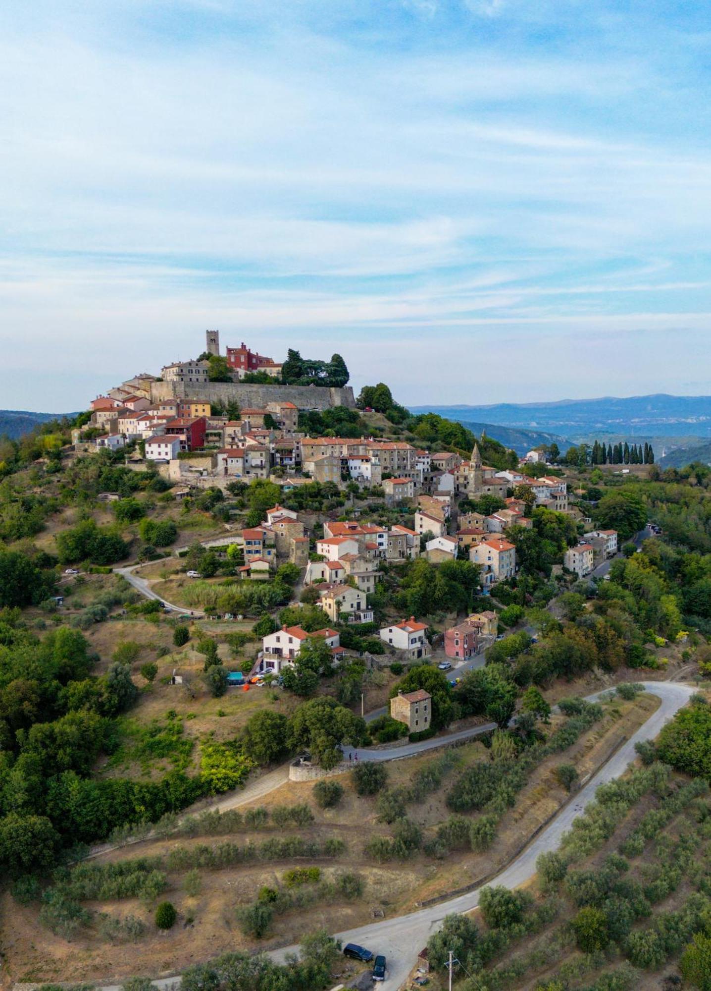 Winery & Design Hotel Roxanich Motovun Bagian luar foto