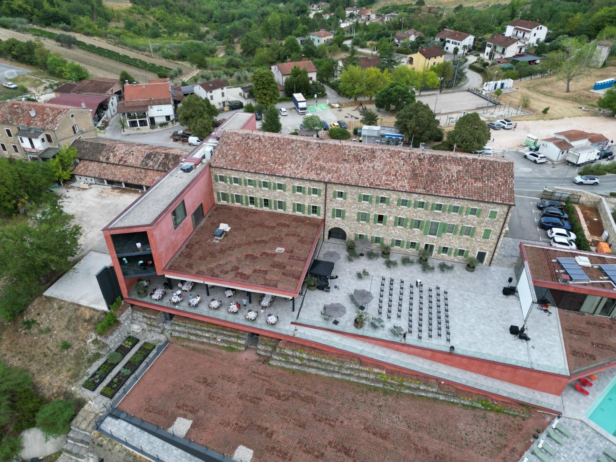 Winery & Design Hotel Roxanich Motovun Bagian luar foto